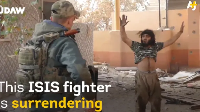 ISIL-ovac snimljen kako se predaje kurdskim militantima: 'Ne bojte se, neću se raznijeti'
