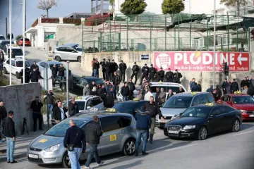 Taksisti blokirali Cammeo, danas su prvi put trebali početi s radom