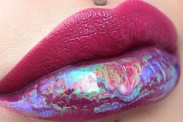 Ova nova holografska sjajila za usne toliko su magična da ćete ih željeti &scaron;to prije nabaviti