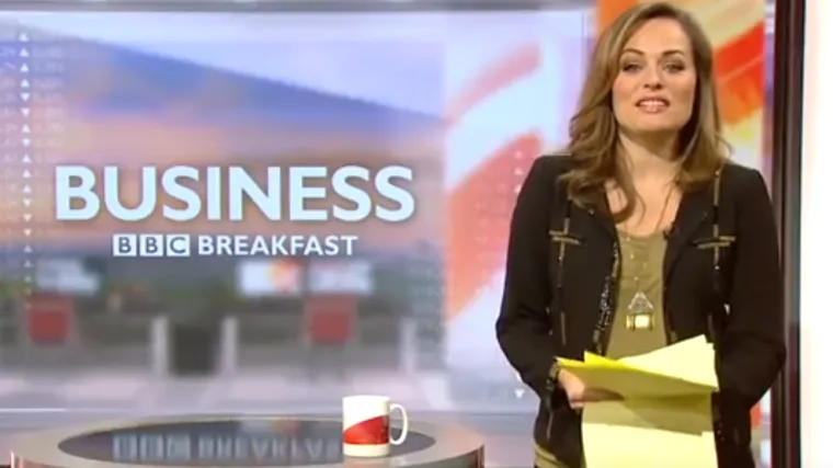 Ovo sigurno niste vidjeli: voditeljici puknuo vodenjak usred emisije, pogledajte njenu reakciju