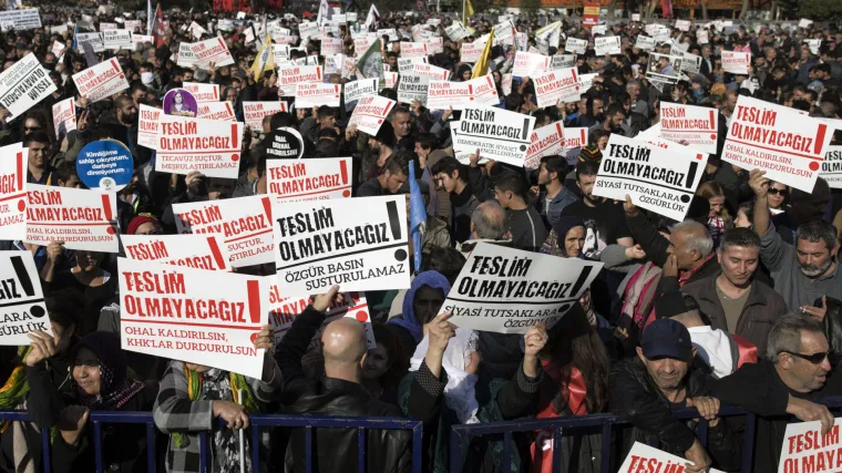 U Turskoj 5.000 ljudi prosvjeduje protiv uhićenja prokurdskih uglednika