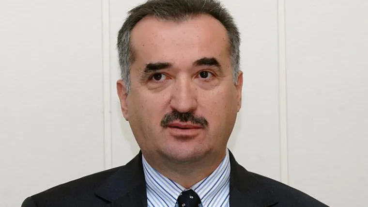 Biv&scaron;i &scaron;ef HČSP-a Miljak objavio da se povlači iz stranačke politike i predložio ga&scaron;enje svih prava&scaron;kih stranaka