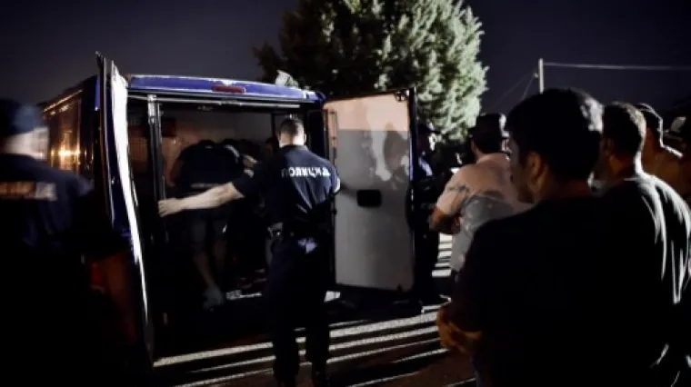 Skupine migranata sukobile se noževima - jedan mrtav, dvoje ozlijeđenih