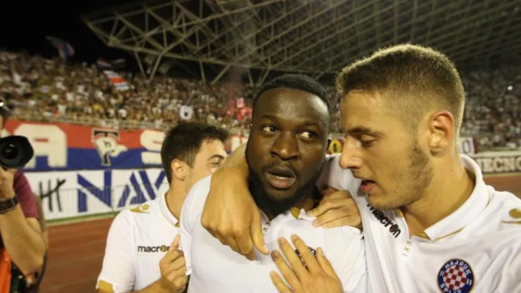 'Oči su mu bile pune suza, teško mu to sve pada'