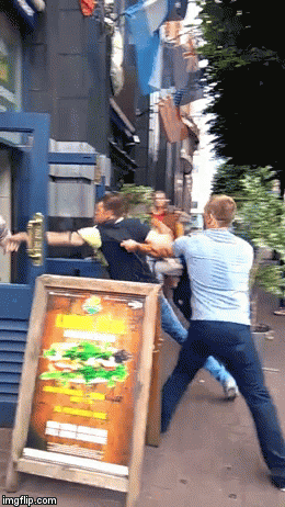 Za&scaron;titar pomeo pod s dvojicom 'junačina' koja su ga napali