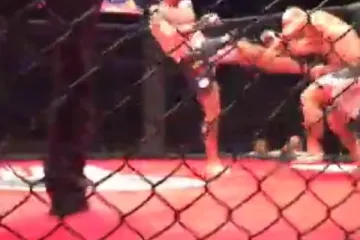 Hrvat u&scaron;ao u kavez, nokautirao protivnika i prekinuo mu pobjednički niz