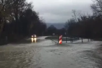 Poplava oko Rijeke: Pogledajte silinu kojom se Rječina slijeva prema moru!