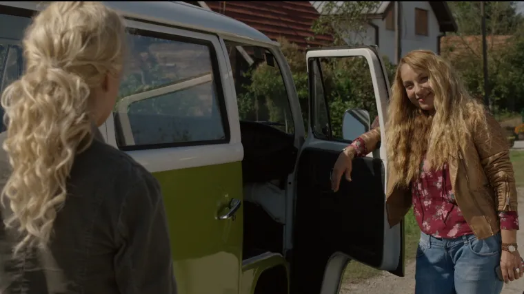 Nepoznata vozačica uspije oraspoložiti tužnu Anu (Zlatni dvori)