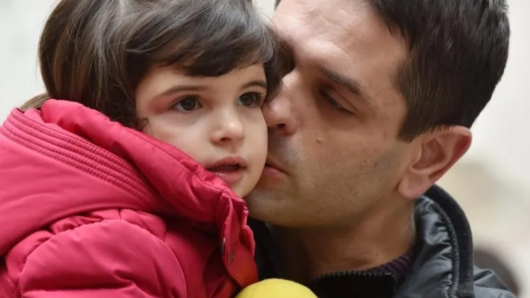 Od ove bolesti boluje 50-ak ljudi na svijetu, a Eva (3) je jedna od njih. Treba na&scaron;u pomoć