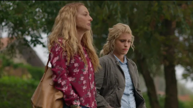 Ana saznaje da je tajanstvena žena njezina majka Vesna (Zlatni dvori)