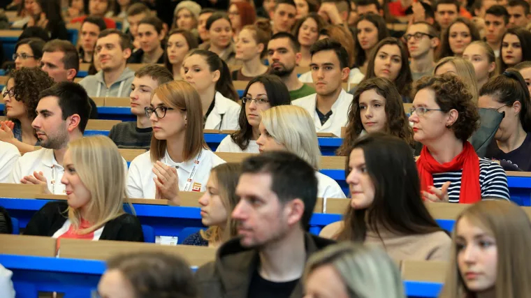 Koliko uče, koliko spavaju, tko ih financira? Kako žive hrvatski studenti?