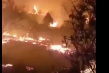 Deseci tisuća ljudi evakuirano, poslani i hrvatski kanaderi, počela uhićenja