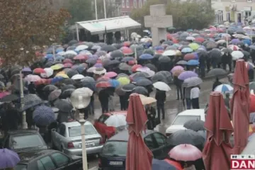 Stotine građana na prosvjedu u Širokom Brijegu zbog pretučenog mladića: policija štiti djecu tajkuna?