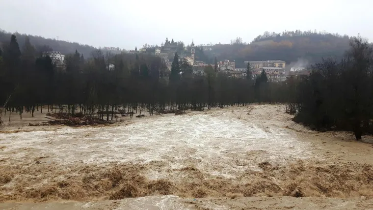 Italija pod vodom: bujice nose sve pred sobom, poginula jedna osoba