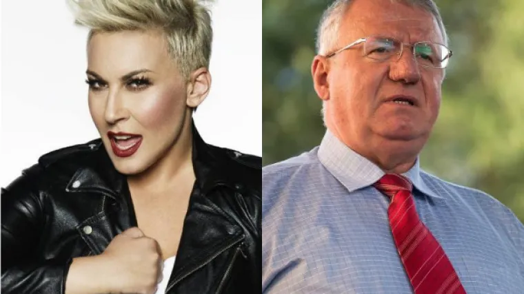 Kad je vidjela &Scaron;e&scaron;elja u separeu, Indira se okrenula i oti&scaron;la