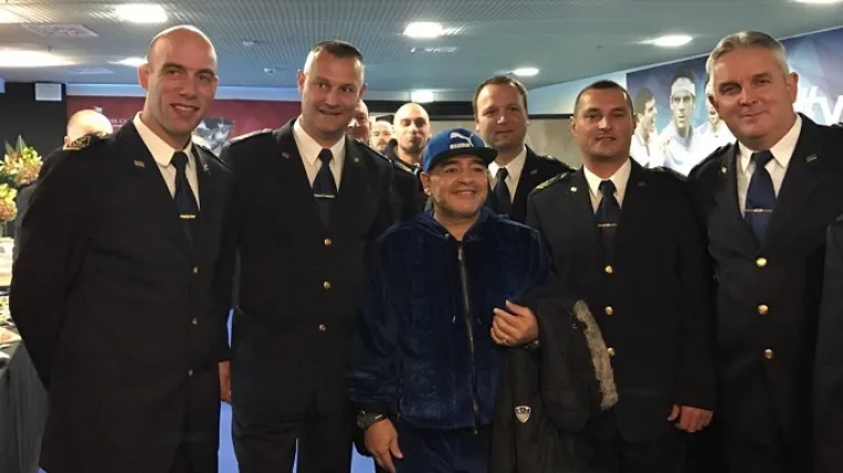 Maradonu odu&scaron;evili mornari koji su pjevali hrvatsku himnu