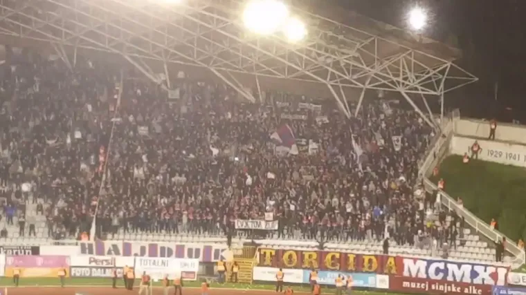 Torcida 'cvjetovima zla' poslala poruku HNS-u i disciplincu Pavličiću-Bekiću