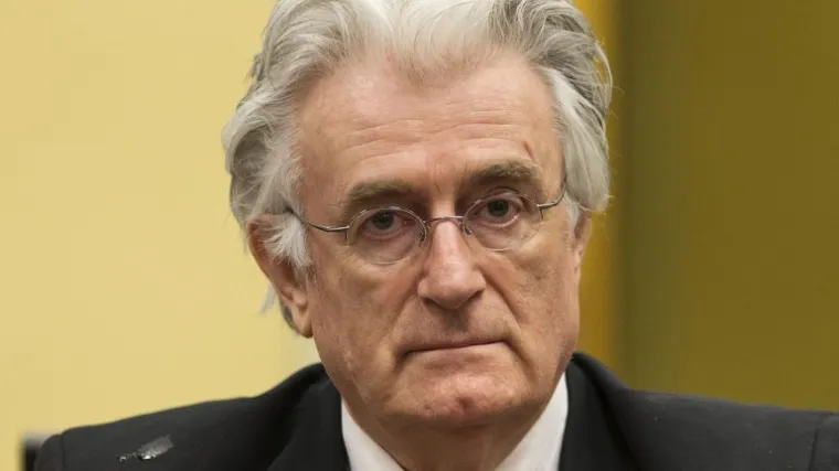 Karadžić u zatvoru zahtijeva jastučić za križa i Skype