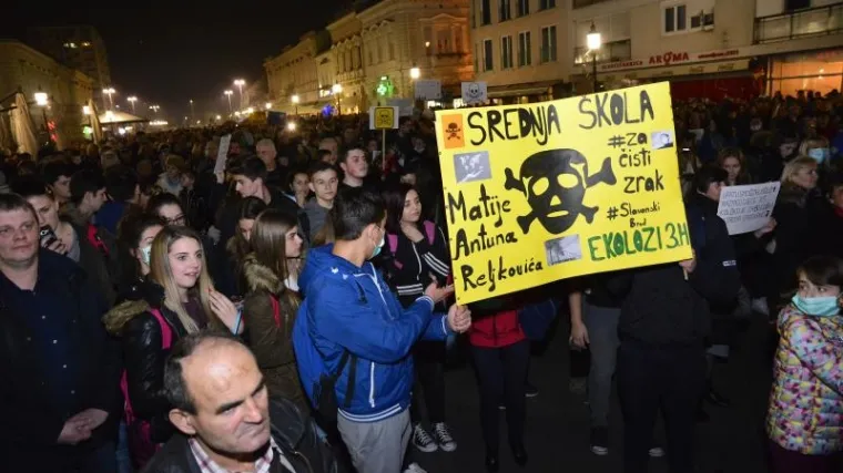 Brođani na rubu: čekaju poziv iz Vlade i pripremaju blokadu graničnog prijelaza zbog rafinerije