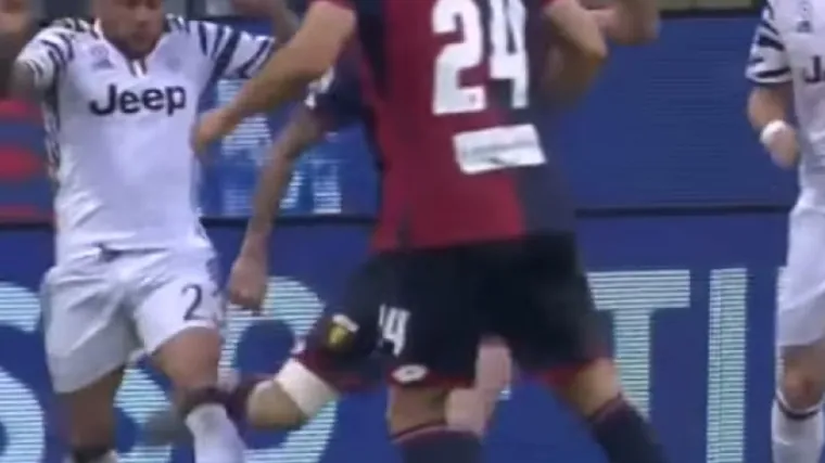 Pogledajte brutalni prekr&scaron;aj zbog kojeg slavni branič jako dugo neće igrati