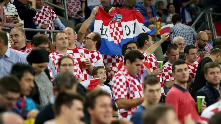 'Ulaznice su podijelili političarima i uhljebima. Zar su oni trebali dizati atmosferu?'