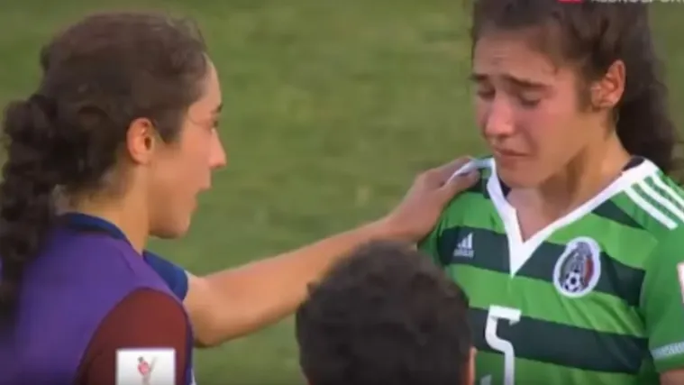 Jedna sestra igra za SAD, druga za Meksiko, ali zajedno su dirnule čitav svijet