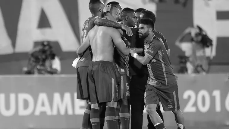 Fotografija koja govori vi&scaron;e od tisuću riječi: njih trojica nisu bili na kobnom letu zbog ozljeda i suspenzije