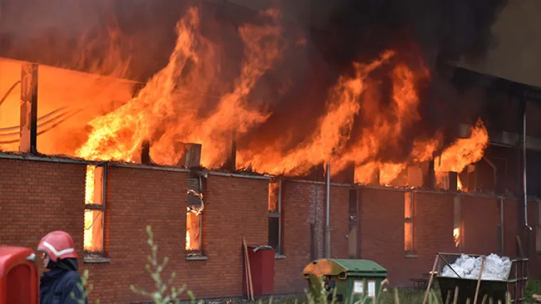 Poginulo 11 tinejdžerki i zaposlenica doma
