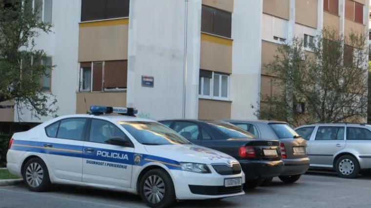 Mladić hicem iz pi&scaron;tolja ubio 22-godi&scaron;nju djevojku, u bolnicu do&scaron;ao u stanju &scaron;oka!