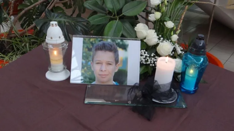 Crna zastava na Tehničkoj &scaron;koli: Zlokobna ti&scaron;ina i muk na &scaron;kolskim hodnicima