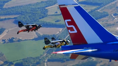 Ekipa s mlaznim krilima letjela tik uz osam akrobatskih aviona