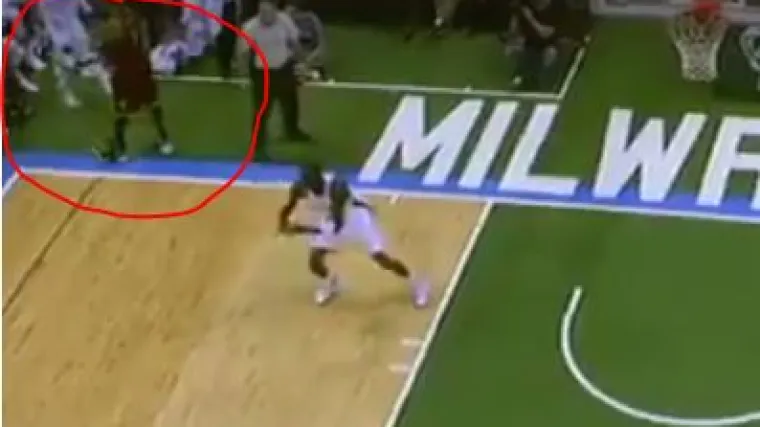 Pogledajte &scaron;to radi nesta&scaron;ni dečko Cavsa dok suparnik zakucava loptu u ko&scaron;