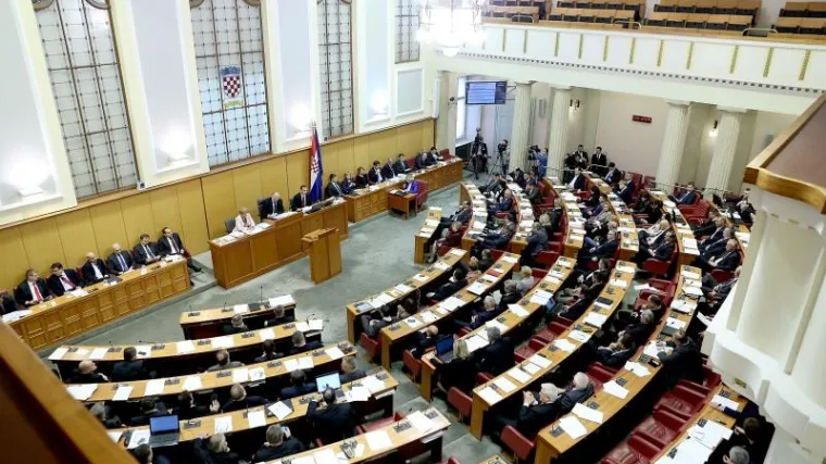 Biti biv&scaron;i političar nije ba&scaron; tako ugodno: nekad moćni zastupnici, a danas sade jabuke i lijepe pločice