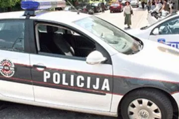 Nakon slučajne nesreće i verbalnog sukoba namjerno automobilom pregazio mladića i djevojku