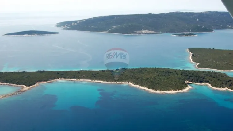PRODAJEM OTOK NA JADRANU...' Oglas iznenadio čitatelje cijenom, istina je ipak daleko drugačija