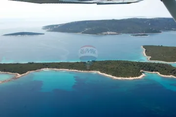 PRODAJEM OTOK NA JADRANU...' Oglas iznenadio čitatelje cijenom, istina je ipak daleko drugačija