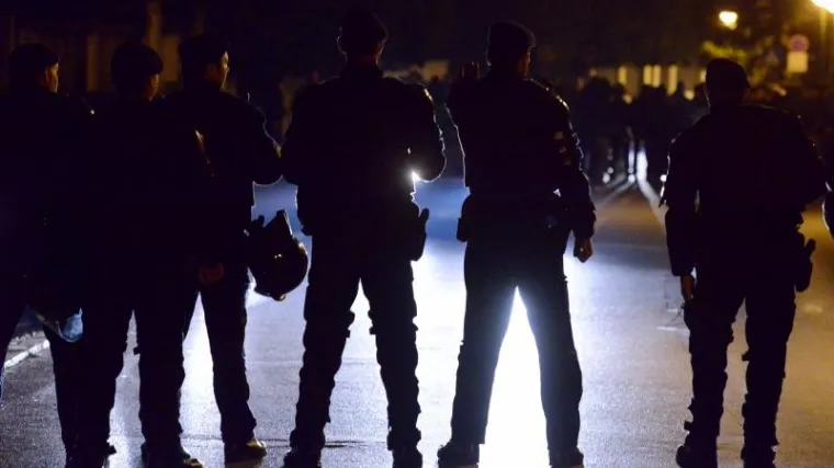 Izbila &scaron;pijunku, policajce poprskala suzavcem i napala ih čekićem