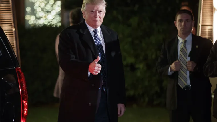 Trump se za kostimiranu zabavu "Villains and Heroes" prerušio u - Trumpa