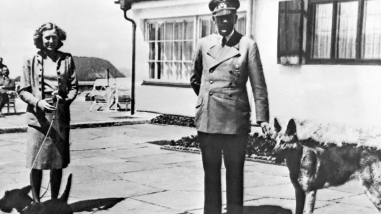 Na internetu osvanule gole fotografije Hitlerove ljubavnice Eve Braun