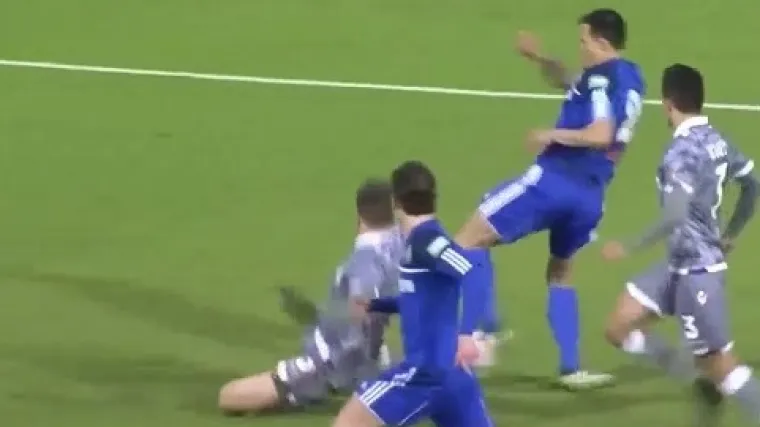 Pogledaje za&scaron;to su dosuđena dva penala na utakmici Hajduka i Slavena