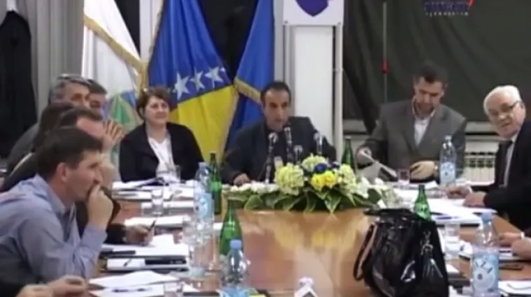 Čovjek ne zna bi li se smijao ili plakao: bh. političar se propisno osramotio vodeći sjednicu Općinskog vijeća