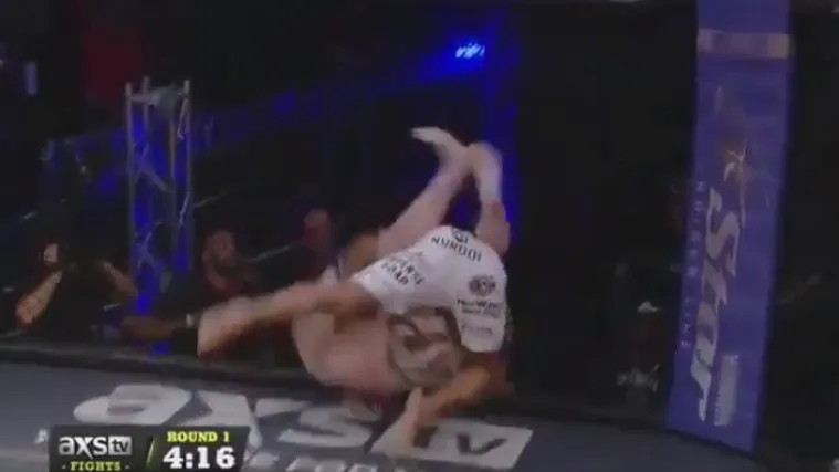 Borac preskočio tri kategorije, u&scaron;ao u kavez i spektakularno nokautirao protivnika