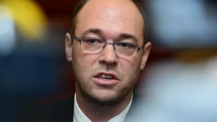 'Natpis je dio grba udruge koja je registrirana za vrijeme Račanove vlade'