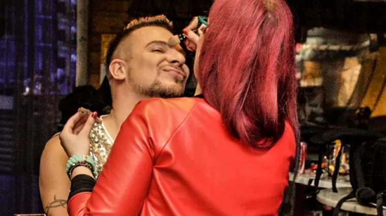 Seksi tulum i duboki dekoltei, ali samo je jedna 'Barbara'