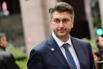 'Država se mora jasno zakonski odrediti prema pozdravu 'Za dom spremni''