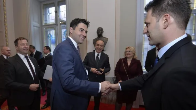 Dio vrha SDP-a surađivao bi s Mostom, a ni u Mostu nisu nezainteresirani