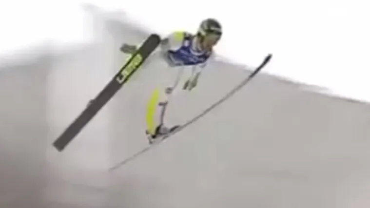 Zavr&scaron;io u komi nakon &scaron;to ga je na zagrijavanju udario automobil