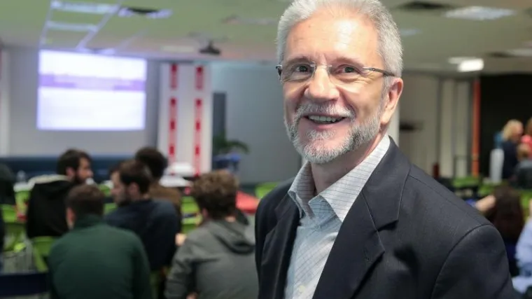 Oko 240.000 zaposlenih u državnim i javnim službama dobit će božićnice