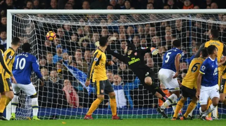 Arsenal pao u posljednjim trenucima susreta