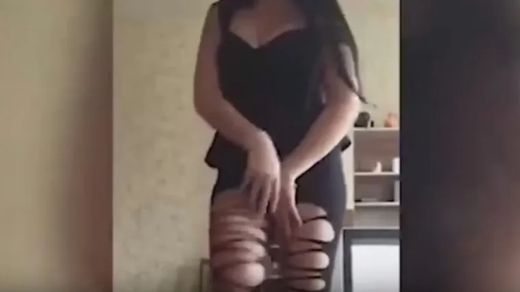 Pohotna službenica uhvaćena na djelu u uredu i liftu ministarstva!